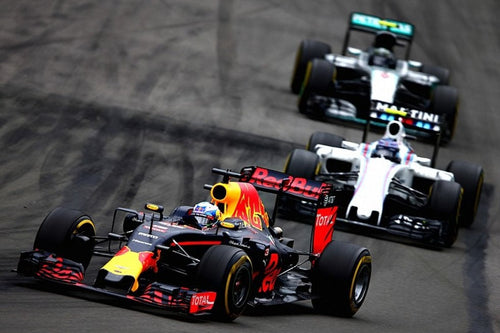 Stunning Formula One Racing painting