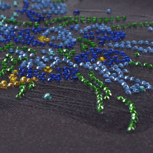 Load image into Gallery viewer, A Vase Full of Flowers  - Special Diamond Painting