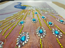 Load image into Gallery viewer, Eye Catching Peacock - Special Diamond Painting