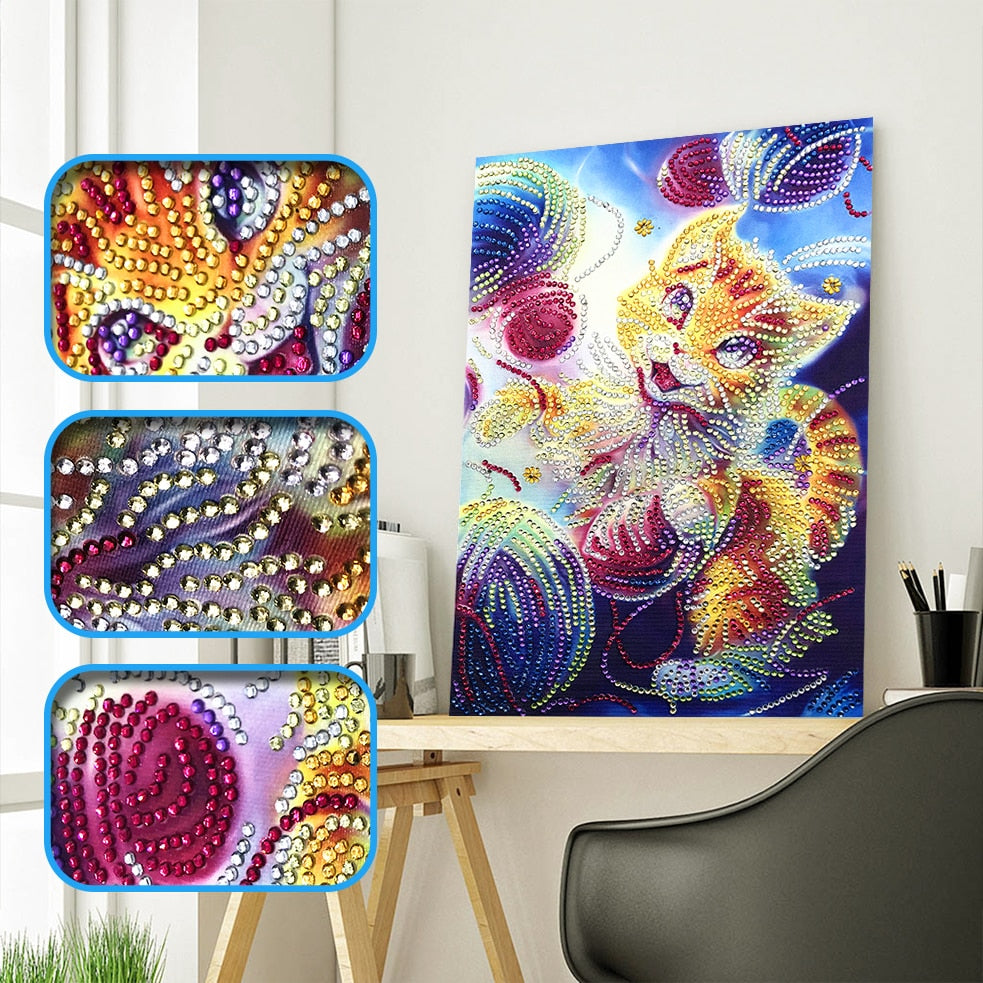 Adorable Cat Loves To Play - Special Diamond Painting