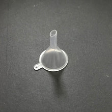 Load image into Gallery viewer, Mini Funnel to Pour Diamonds in Storage Containers