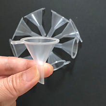 Load image into Gallery viewer, Mini Funnel to Pour Diamonds in Storage Containers
