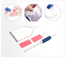 Load image into Gallery viewer, Charming Peacock Special Diamond Art